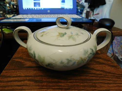 Lovely Vintage Fashion Manor Vinyeard Fine China Japan Sugar Bowl & Lid - Bild 2 von 7