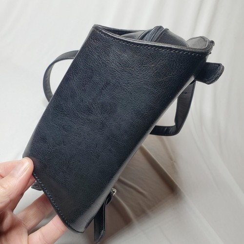 Mini Mochila de Colección Años 90 Cuero Negro Cartera Rígida Plateada Hardware Cremallera Bolsillo - Imagen 17 de 19