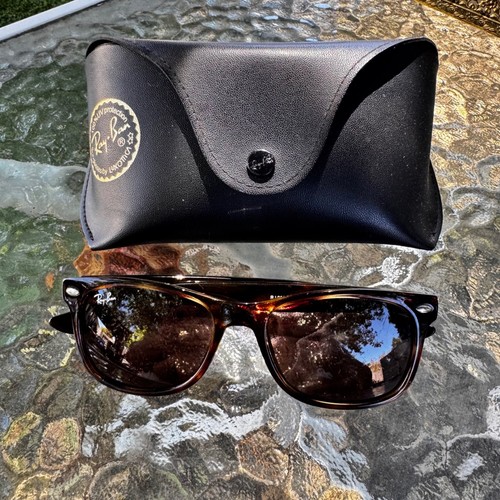 Ray-Ban Wayfarer Sunglasses Tortoise Shell Brown Classic Eyewear Fashion w/ Case