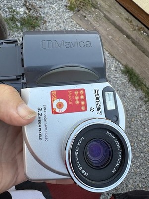 Sony Mavica MVC-CD350 3.2MP Digital Camera - Black Silver