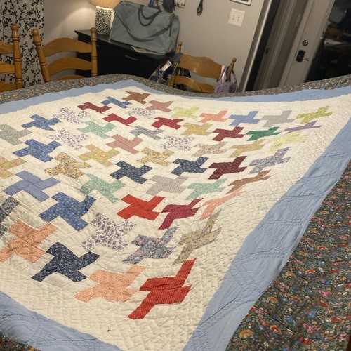 Vintage Quilt 78x88 Handmade - Picture 5 of 10
