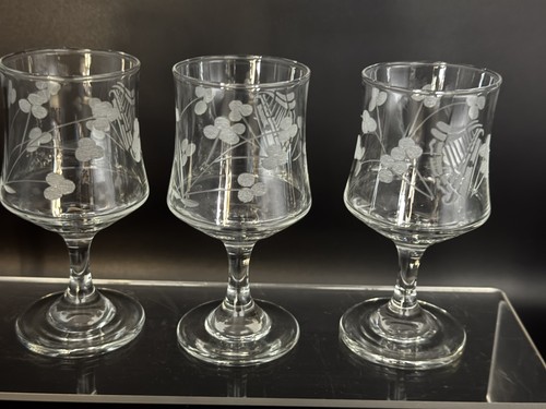 Set of 3 Vintage Etched Sherry Cordial Glasses - Shamrock & Harp Design, 5" Tall - Picture 3 of 5