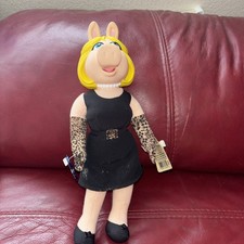 KERMIT COLLECTION MISS PIGGY WITH LEOPARD GLOVES  BLACK DRESS