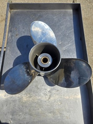 Honda Stainless Steel Prop S 3x15 1/4x17R NICE