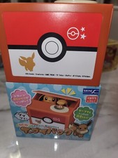 NUEVO Hucha Shine Pokemon Eevee Bank con Pañuelo Pikachu.