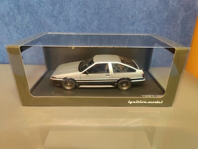 Ignition Model 1:18 Toyota Sprinter Trueno (AE86) Silver/Black