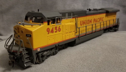 Bachmann Spectrum HO Scale GE DASH 8-40CW Diesel Union Pacific #9456, läuft | Zustand: Used