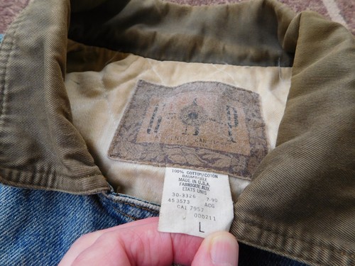 Gap Jean Jacket Blue Denim w/ Pockets Size Large Made USA Trucker Weathered VTG - Picture 3 of 13