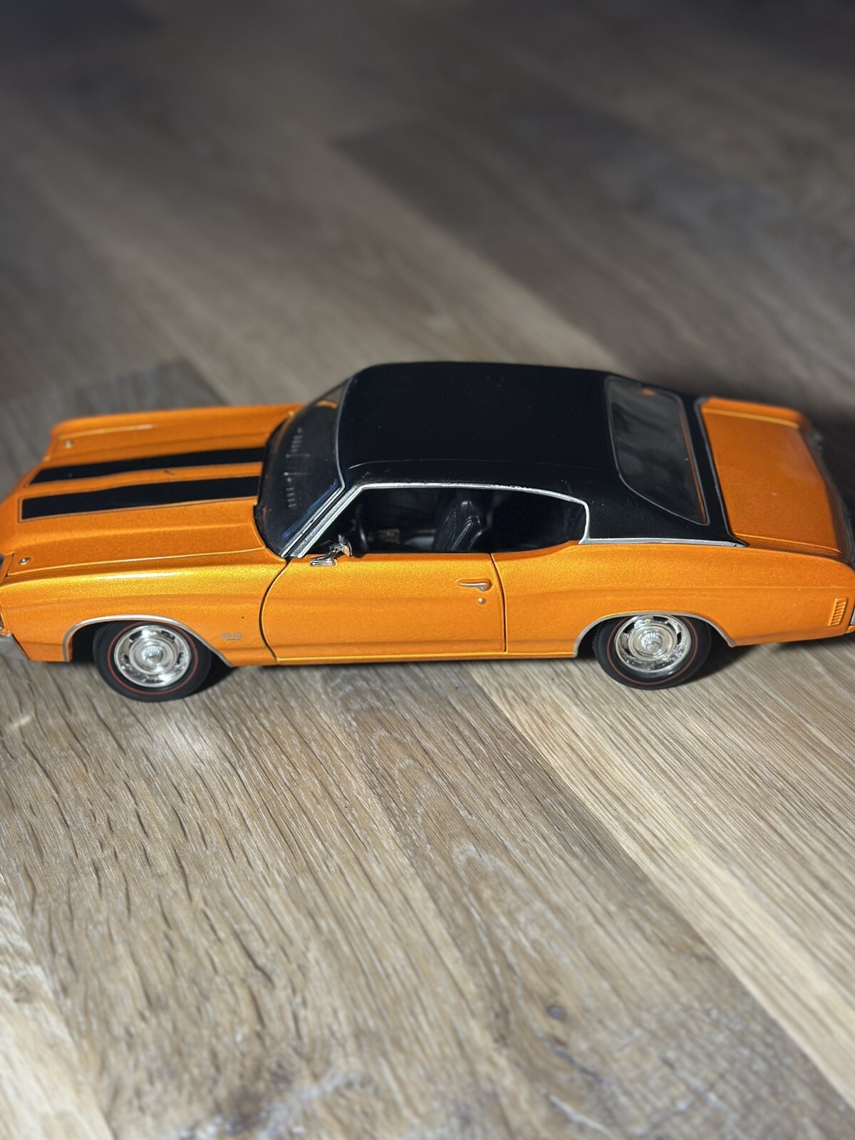 1971 Chevrolet Chevelle Sport Orange 1/18 Scale Model Car By MAISTO
