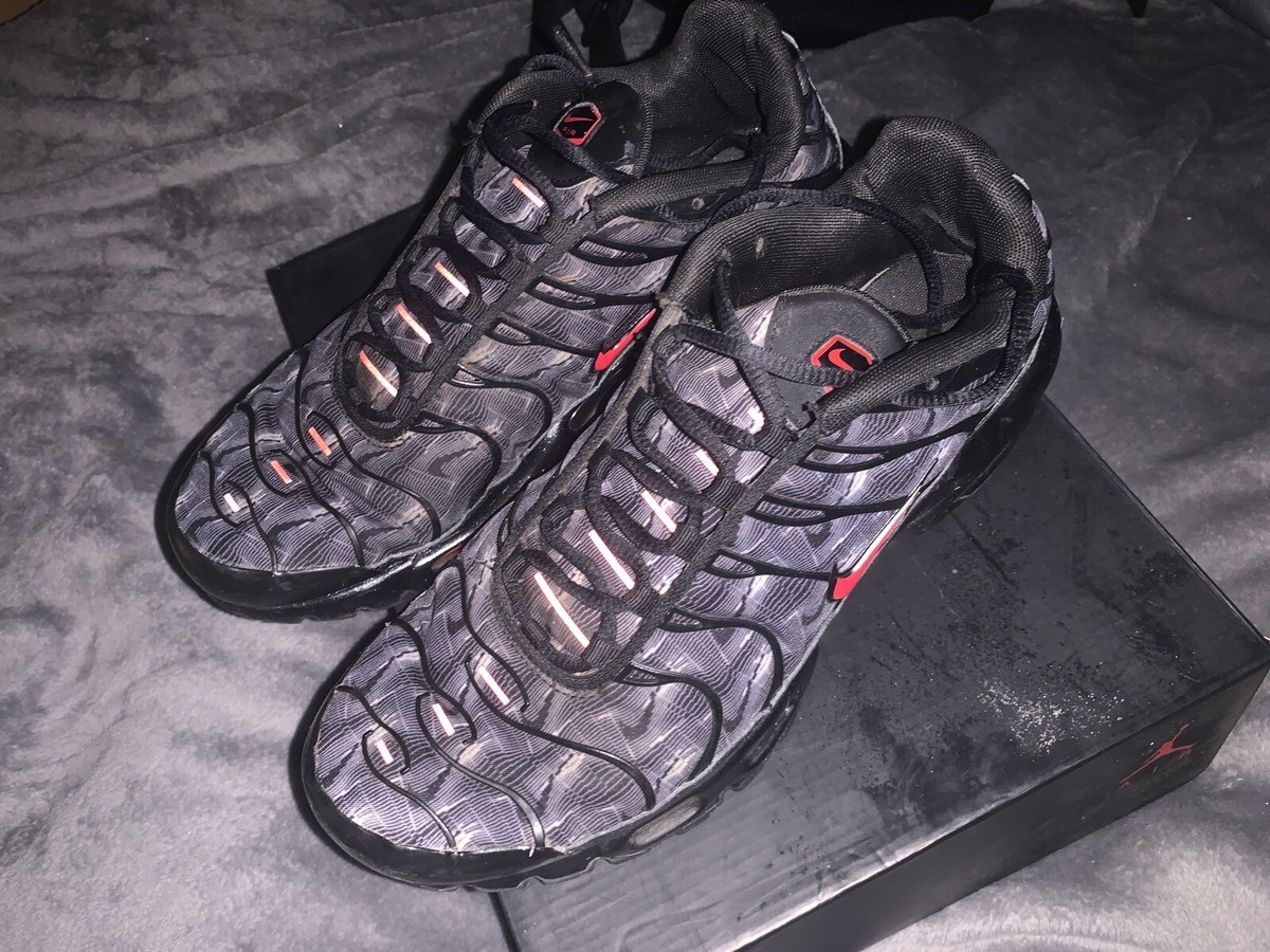 Size 11 Nike Air Max Plus Topography Pack Black for sale