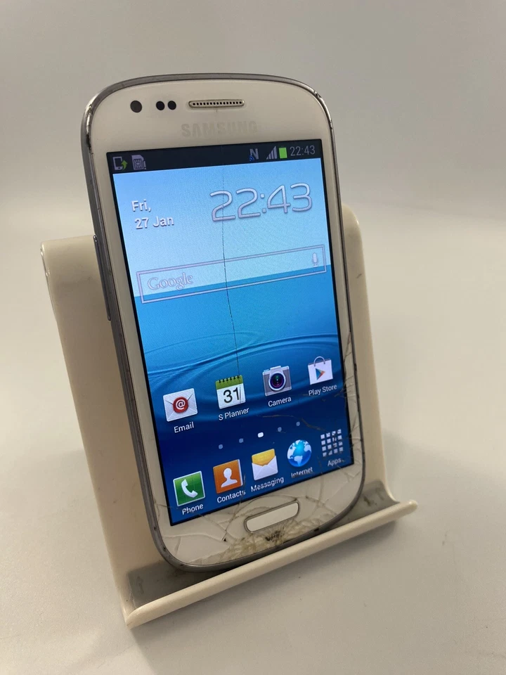 Samsung Galaxy S3 Mini White EE Network 8GB 4.0" 5MP Android Smartphone Cracked - Image 2 of 4