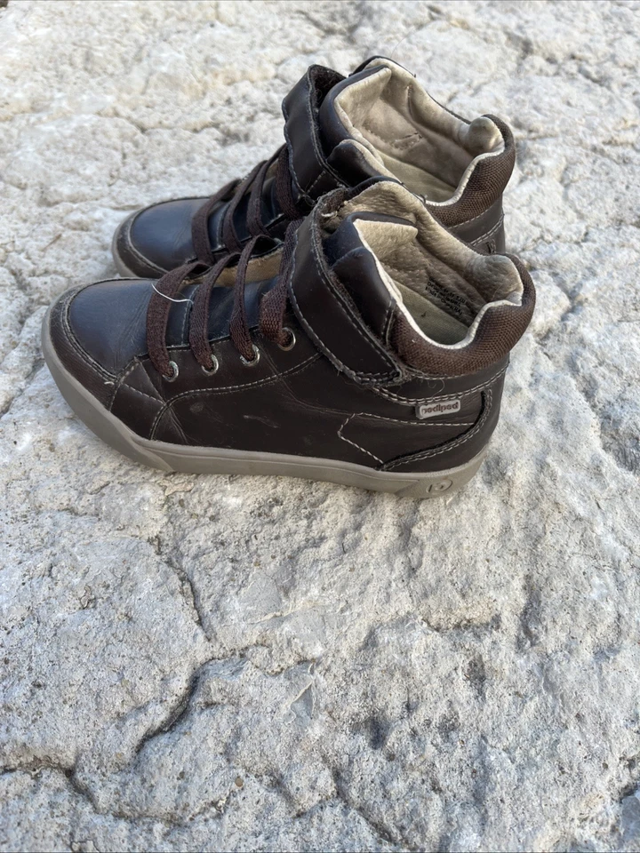 Nueva Zapatilla Pediped Niño Talla US Juvenil/UE 28 Marrón/Gris. Necesito plantillas nuevas Foto 2 de 4