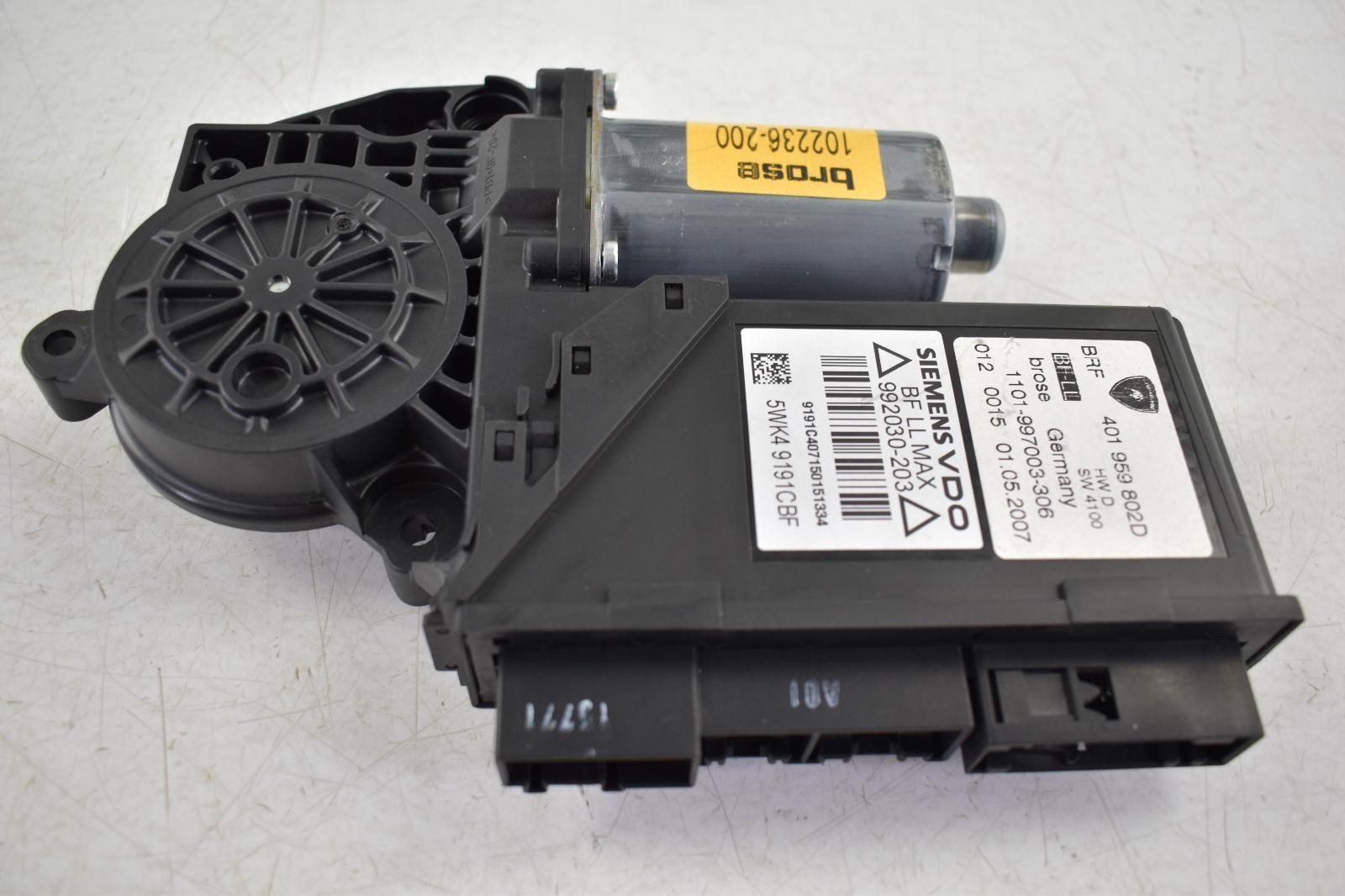 Lamborghini Gallardo 2008 Front Right Window regulator P/N 401959802D