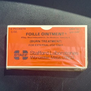 1962 Stafford Laboratories Foille Burn Treatment Ointment 8 Packets 0.75 oz