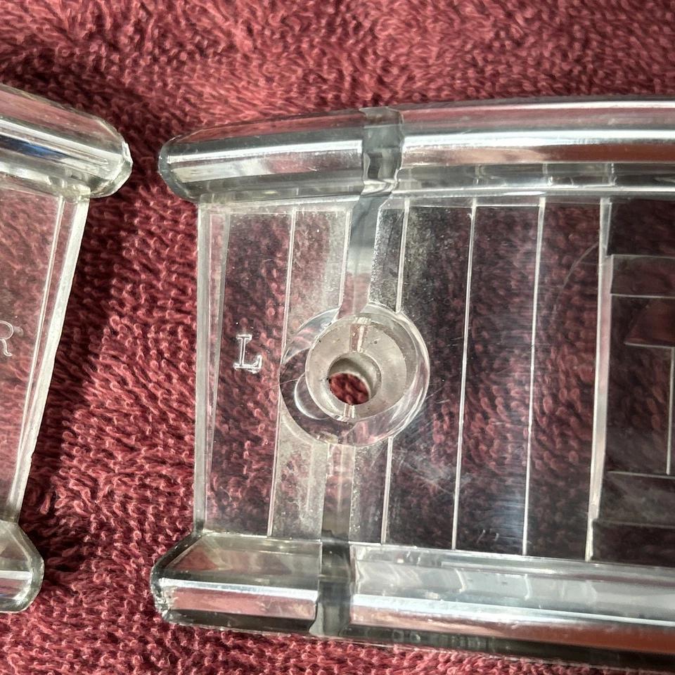 Plymouth Fury Savoy Belvedere 1959 diestro y derecho luces de señal de giro/estacionamiento lentes nuevas de stock Foto 4 de 4