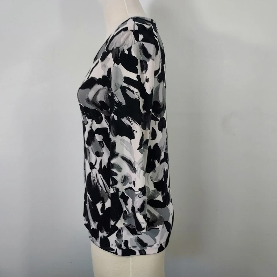 Easy Wear by Chico's Top Shirt Blouse Womens Size 1 ( M ) Black White Watercolor - Image 4 of 4