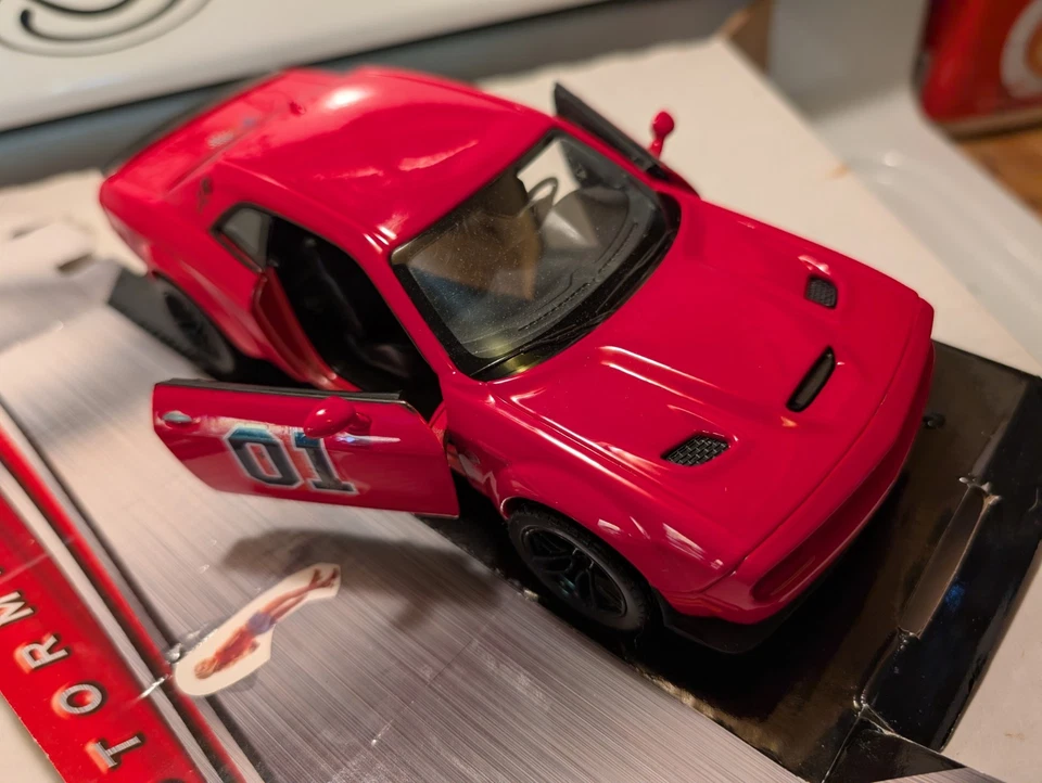 ЛИТАЯ МОДЕЛЬ АВТОМОБИЛЯ DUKES OF HAZZARD НА ЗАКАЗ DAISY DODGE CHALLENGEENGER GENERAL LEE 1:24 - Изображение 4 из 4