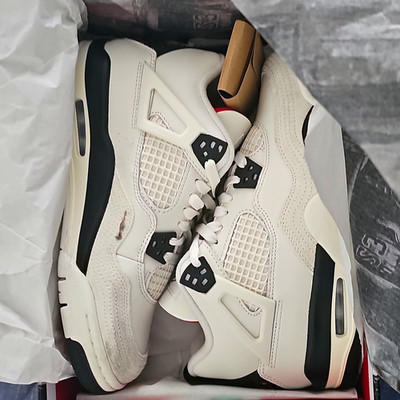 New Air Jordan 4 Retro OG FC (GS) Size7