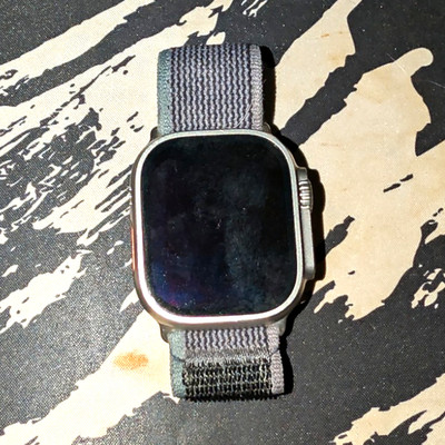 Apple Watch Ultra 2 49 mm Titan Smartwatch iOS grau Textil-/Stoffarmband