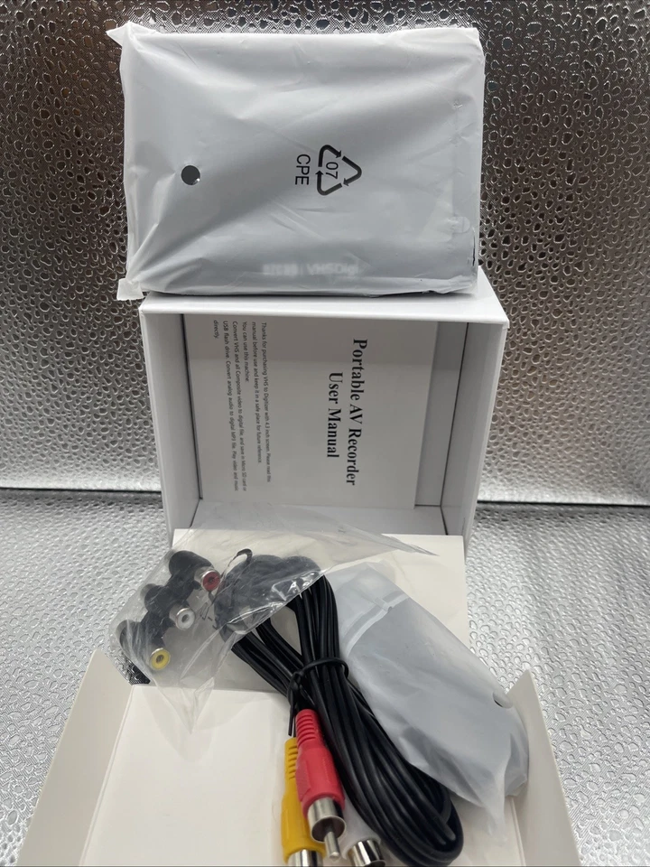 MYPIN Video to Digital Converter 4.3" AV Video Capture Box/Video Player  - Image 3 of 3