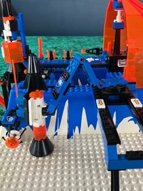 LEGO Space Ice Station Odyssey 6983 * 100% Complete w/ Book & Mini-Figures *1993