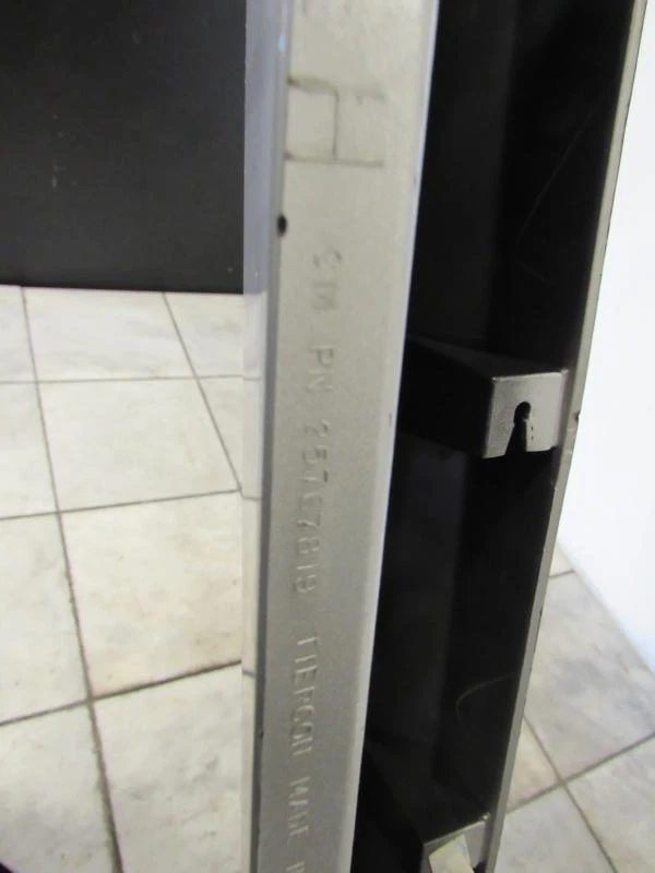 Moldagem de balancim direita CADILLAC SRX 04 05 SOMENTE RETIRADA - Imagem 4 de 4