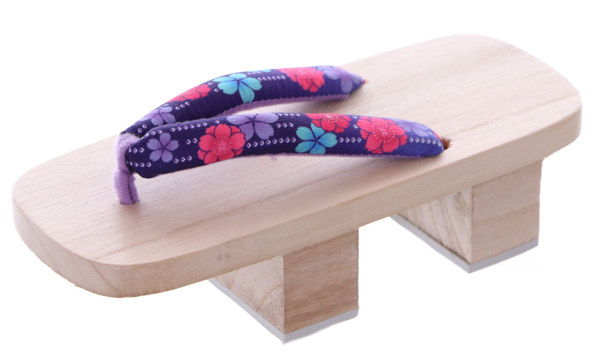 G-26-2 Lila Sakura Helles Holz Japan Geta Absatz Sandale