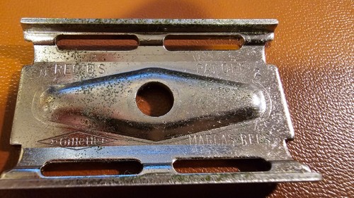 VINTAGE 1968 GILLETTE TECH TRAVEL SAFETY RAZOR - GREAT SHAPE - Picture 4 of 4