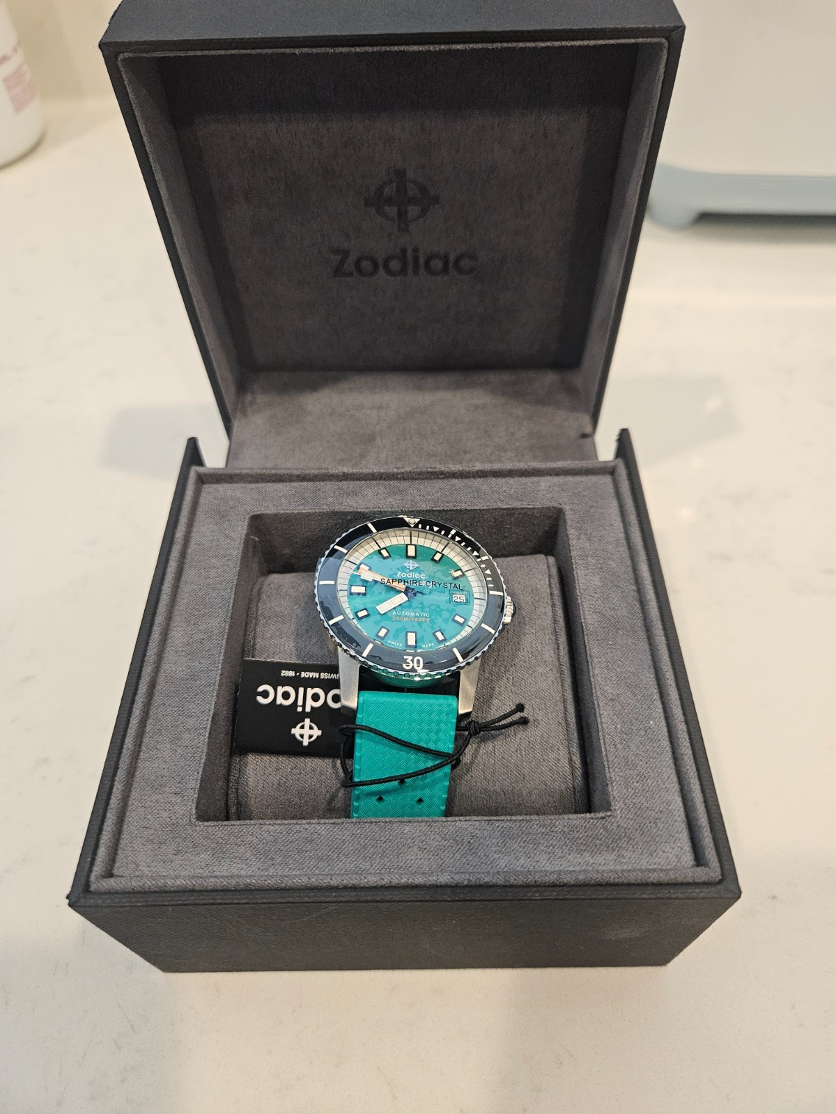 Zodiac Swiss   Super Sea Wolf Compression Diver Automatic Watch Zo9305 Nib