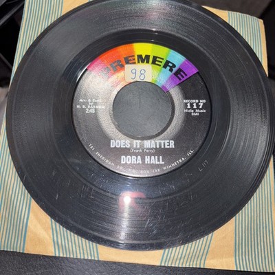 Dora Hall -Does it matter/I love my baby. 7  Vinyl.  VG/VG+