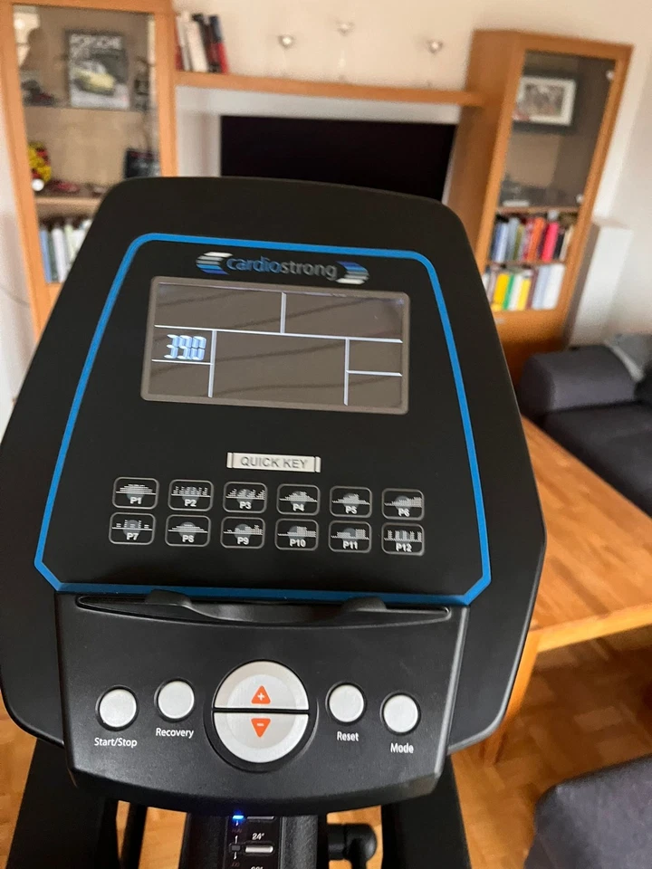 Cardiostrong Crosstrainer EX90 PLUS nur 39 Betriebsstunden Cardio Strong - Bild 3 von 4