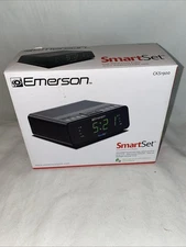 Emerson SmartSet Alarm Clock Radio AMFM Radio Dimmer Sleep Timer 9