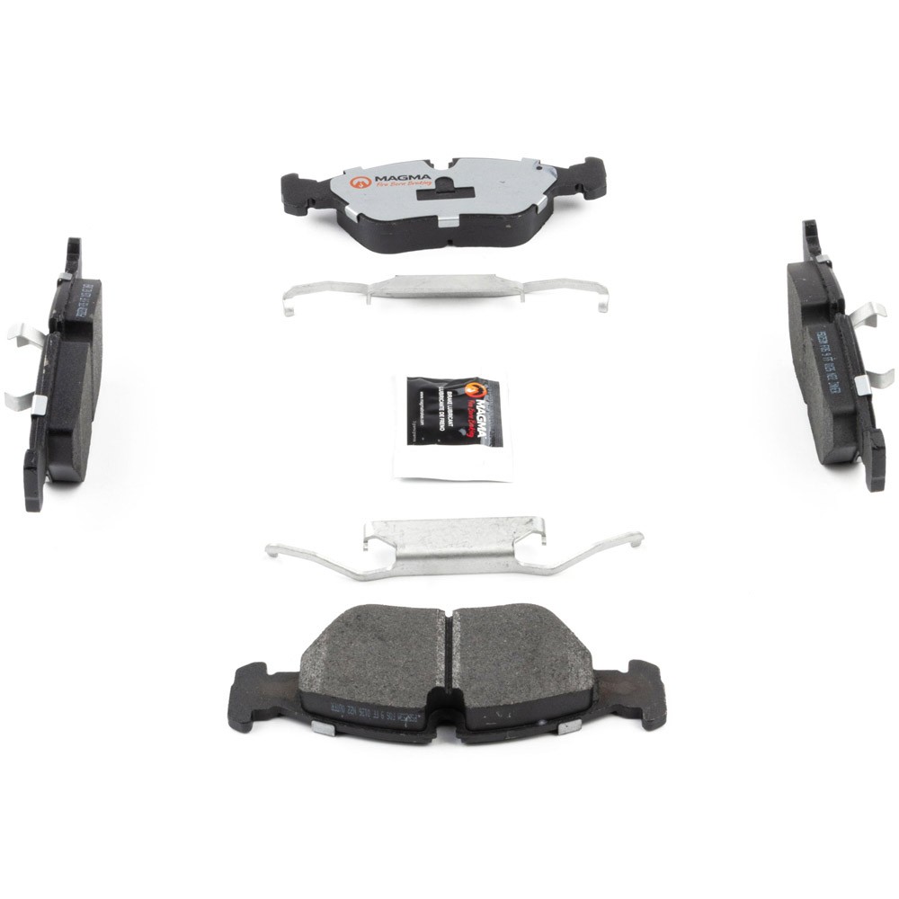 For BMW 528e 633CSi Maserati Spyder 1982-2006 Magma Front Brake Pad Set