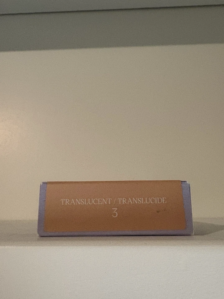 Saie Slip Tint Undetectable Baked Setting Powder, Translucent 3. New In Box. - Image 3 of 4