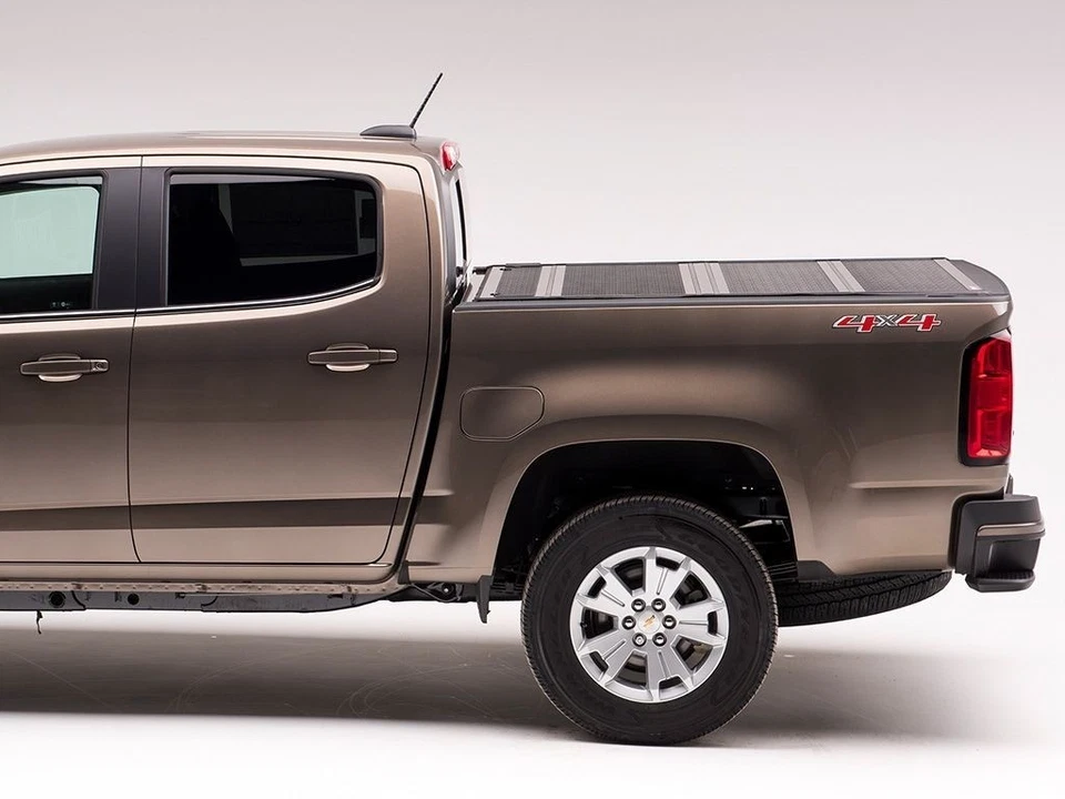 BAK Bakflip MX4 Folding Tonneau Cover 2015-22 Chevy Colorado GMC Canyon 5’ Bed Foto 3 de 4