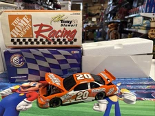 ACTION RACING 1999 TONY STEWART #20 HOME DEPOT PONTIAC 1:24 DIE CAST LE NASCAR