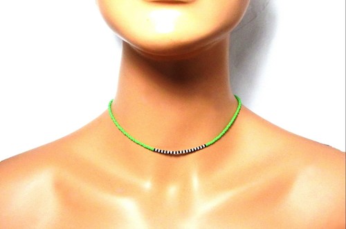 Halskette Choker Rocailles GRÜN SCHWARZ WEISS Boho Hippie zierlich minimalistisch - Bild 2 von 2