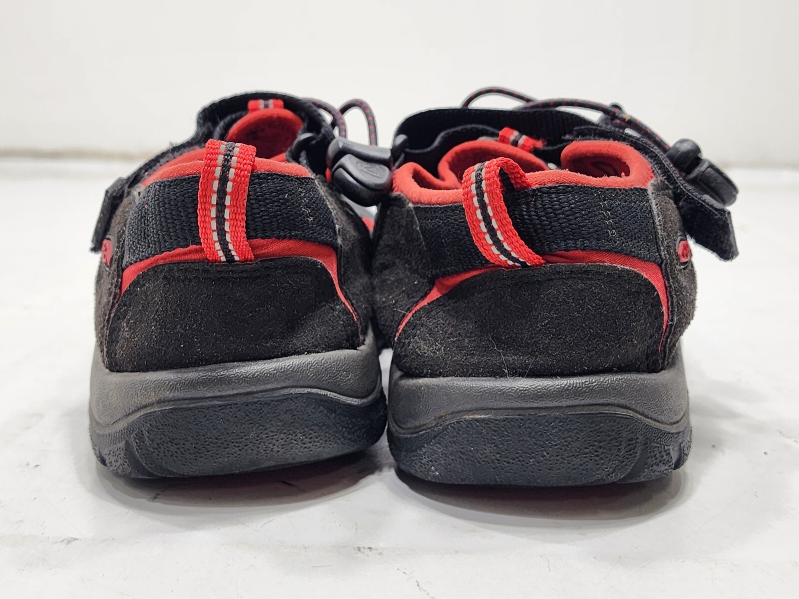 Scarpe da acqua Keen Newport Hydro da trekking all'aperto rosse nere taglia 5 da donna