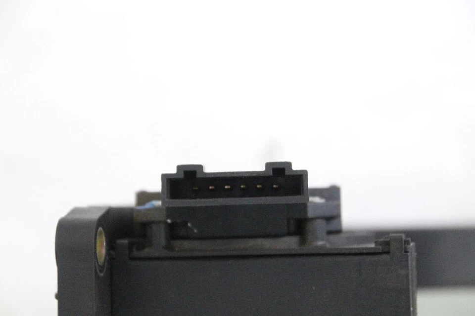 Gaspedal Audi A3 8L 1J1723503AA BOSCH 6Q1723503J 1.6 75 KW 102 PS Benzin 02-2001 - Изображение 3 из 3