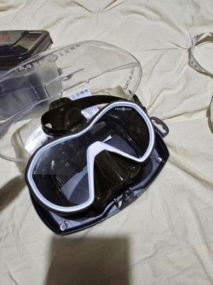 Aqua Lung Plazma: Tauchmaske rahmenlos Panorama olivgrün