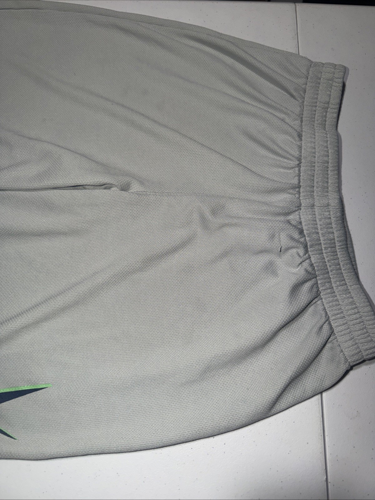 Reebok performance basketball shorts in a light grey color Size XL(18-20) thumbnail 3