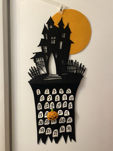 Avon HALLOWEEN HAUNTED HOUSE felt Advent countdown Calendar PUMPKIN wall Vintage