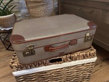 Alter Reise Koffer mit Leder Verzierungen 55x40x18 cm 50er 60er Jahre Nachlass