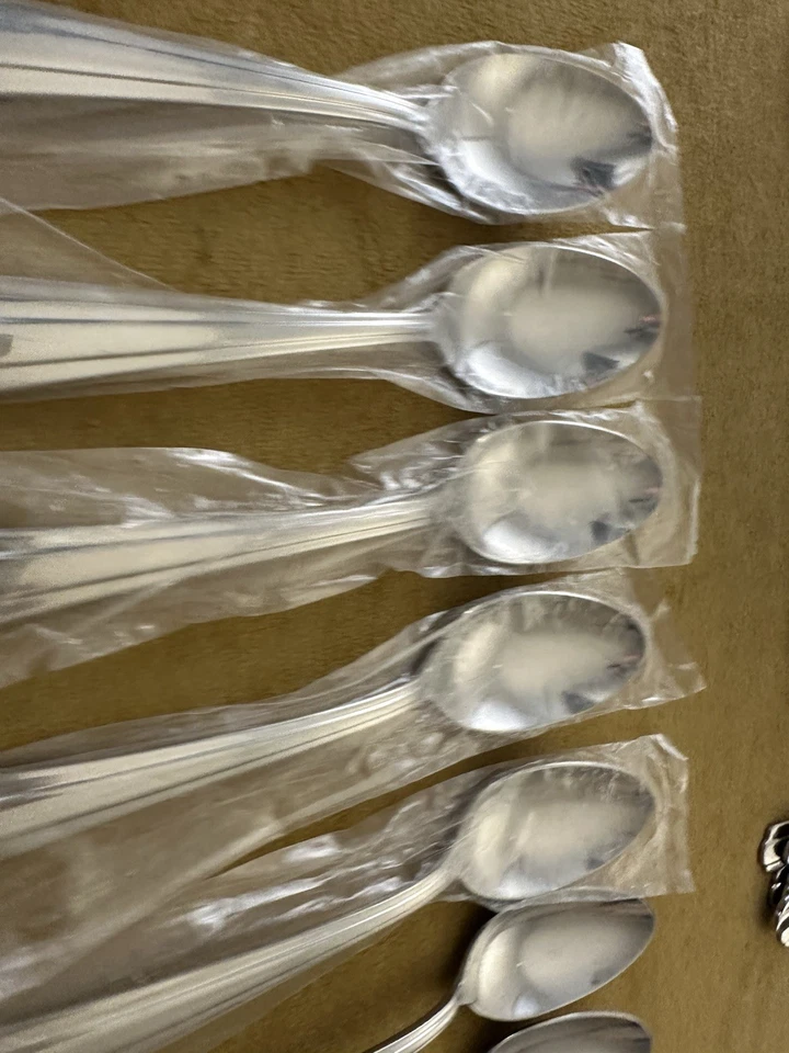 (8) Cucharas de sopa Hampton Silversmiths CENTRAL de acero inoxidable 18/10 brillante lugar/ovaladas Foto 3 de 4