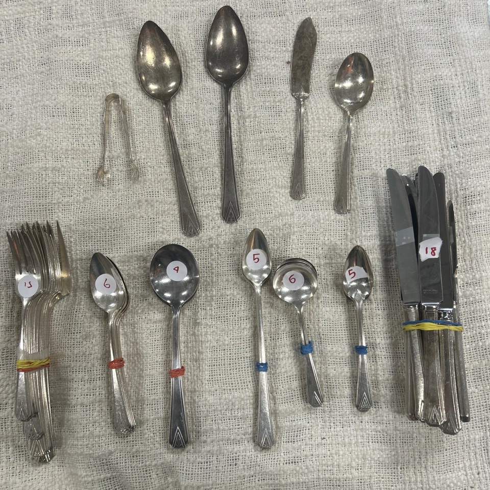 Juego de 64 cubiertos comunitarios de acero inoxidable vintage Foto 2 de 4