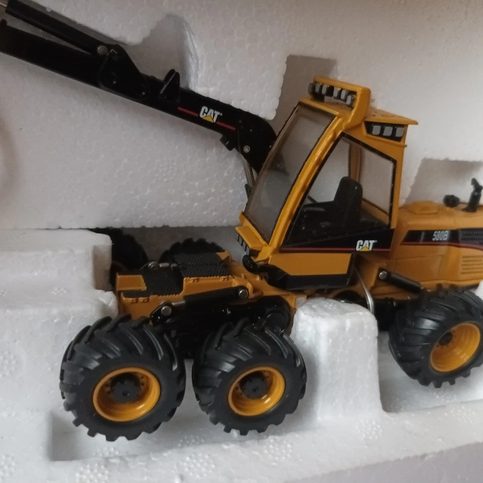 Caterpillar 580B Engin débardage Forestier - 1/50 - Norscot 55123 - Photo 4/4