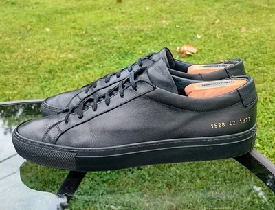 Common Projects Size EU 42 US 9/9.5 Mens Achilles Low 'Deep Navy' 1528 COA $450 - Image 1 of 4