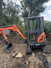 Hightop HT25 Mini Tracked Excavator Hydraulic with Cab & Buckets No Vat