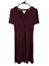 Ann Taylor Loft Crochet Lace V-Neck Dress Burgundy Sz 4 Short Sleeve Modern Chic
