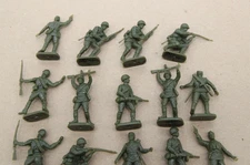 ESCI 1/35 Scale  WWII Russian Infantry soldiers Lot of 14 Open Figures No Box